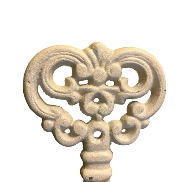 Vintage Shabby Chic Key Shaped Wall Hook - Picture 2 of 7